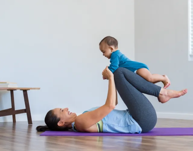 Yoga nach der Schwangerschaft (mit Baby) / Rund um Geburt und Babyzeit - Evangelische Familienbildungsstätte Kassel